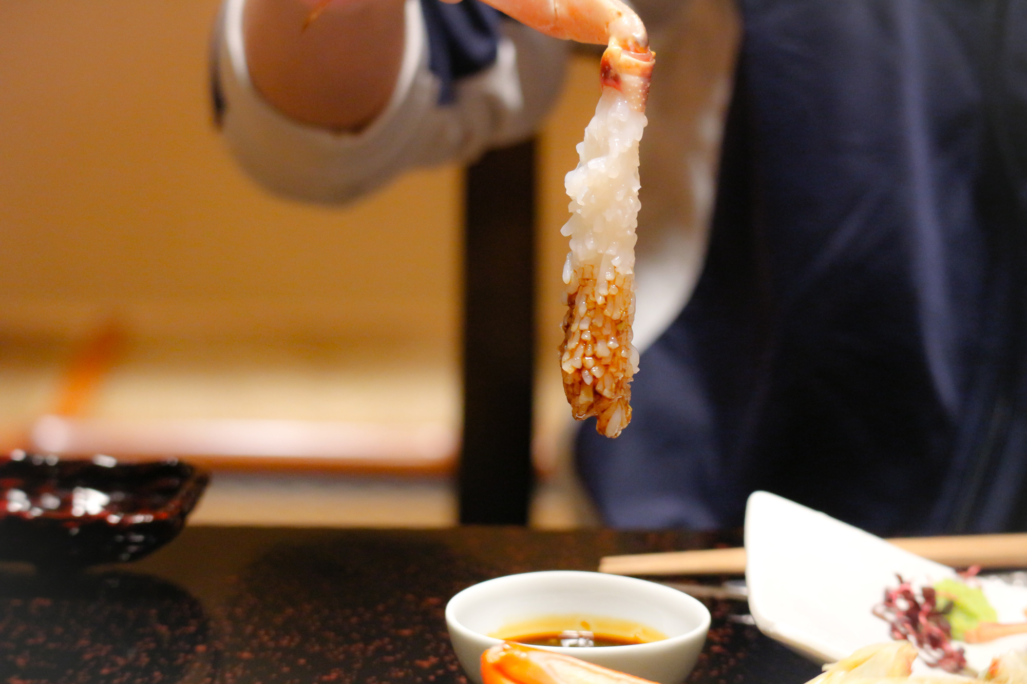 4-3. 冬季美味全餐:蟹肉刺身、烤蟹與螃蟹火鍋